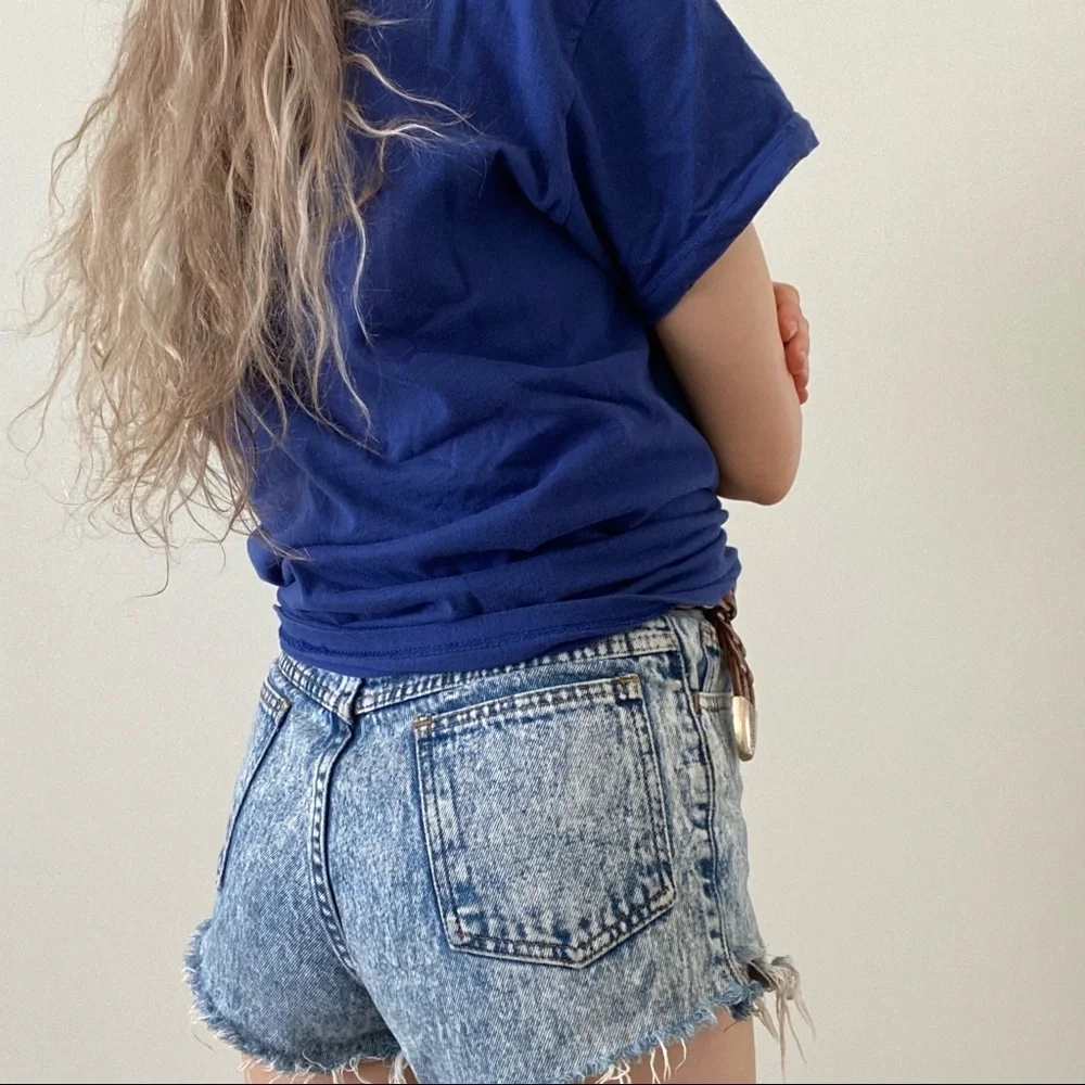 Vintage 2000 Long Beach Island V-Neck Tee - Picture 5 of 14